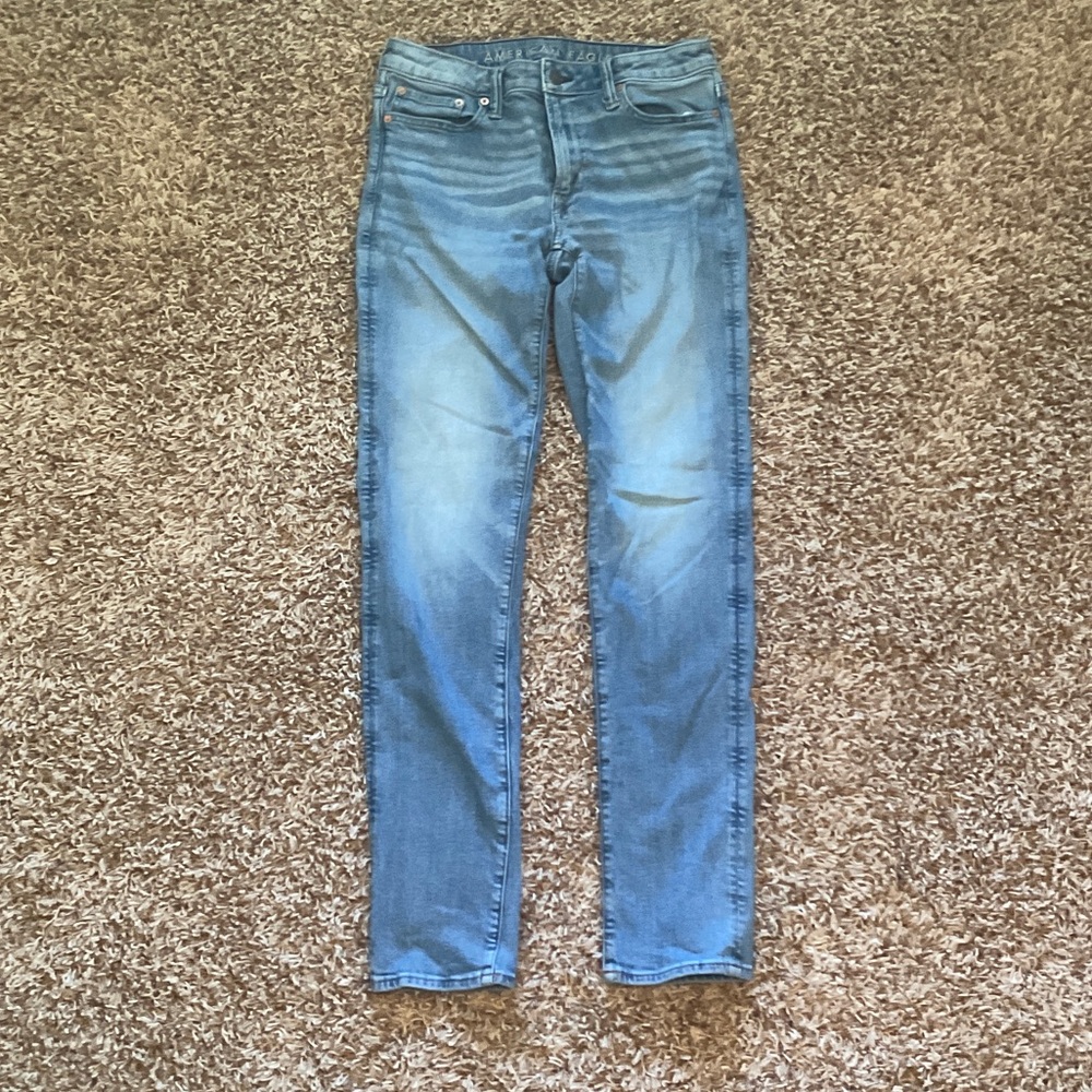 American Eagle Outfitters Men’s Faded Blue Denim Jeans